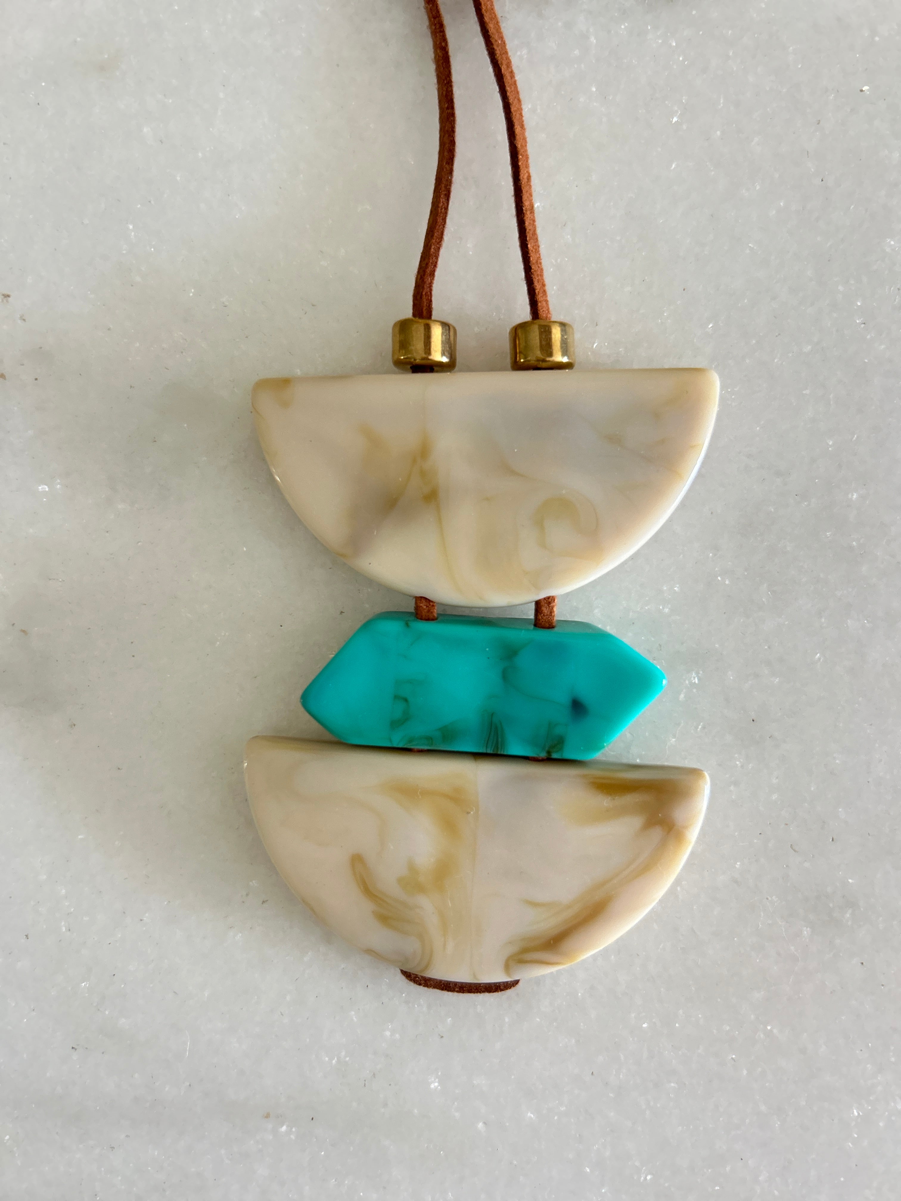 Colar Marfim Turquesa Esculpido