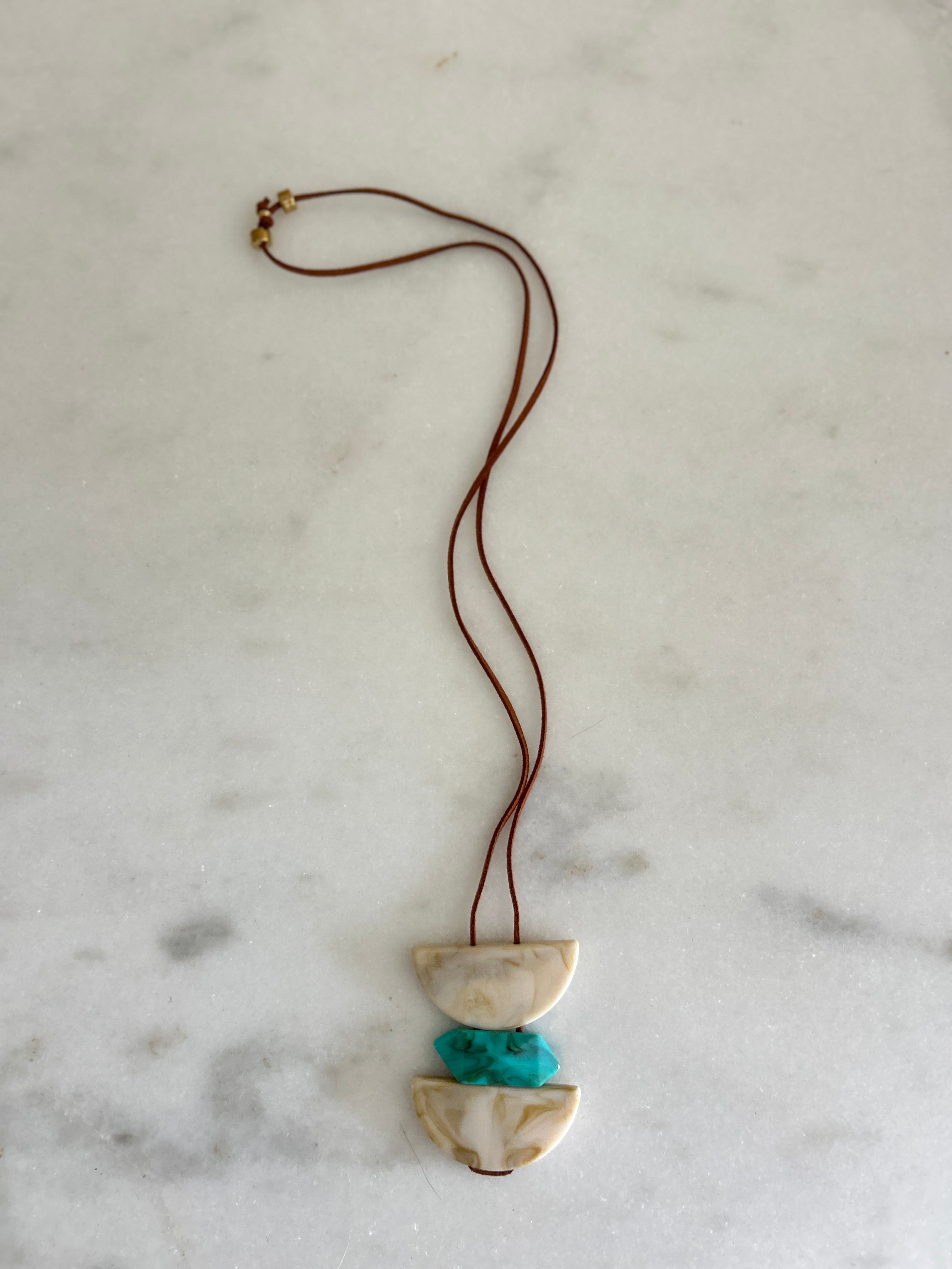 Colar Marfim Turquesa Esculpido